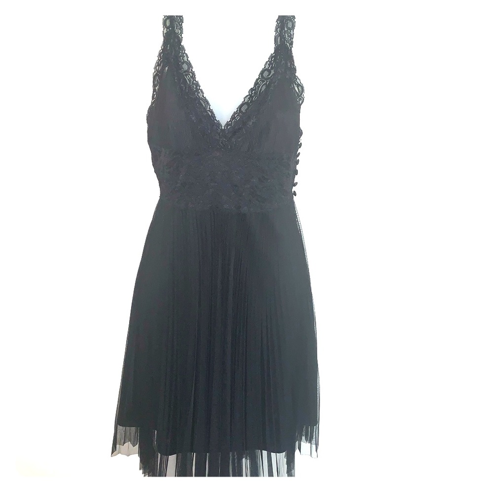 Black Lace Pleated Dress 🖤